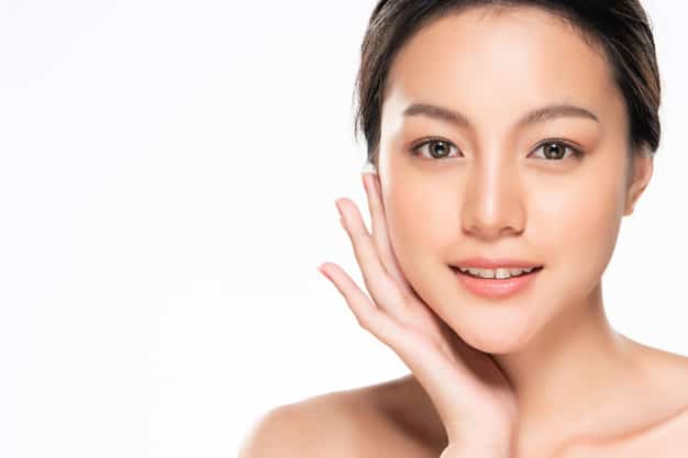 Beautiful Young Asian Woman With Clean Fresh Skin 65293 1358